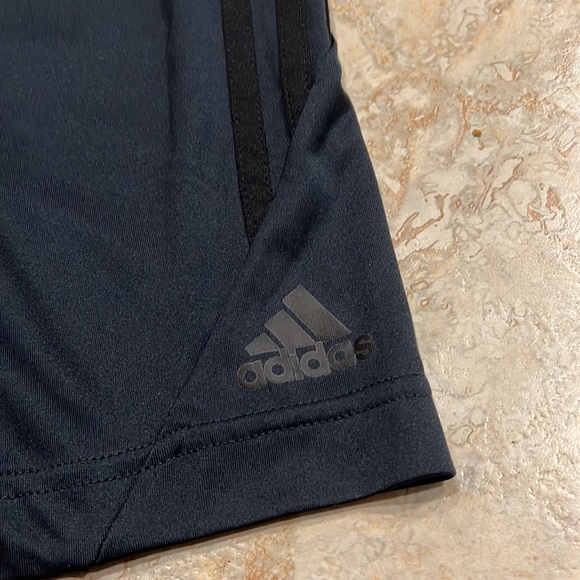 New with no tag ADIDAS shorts, size M - Picture 2 of 11